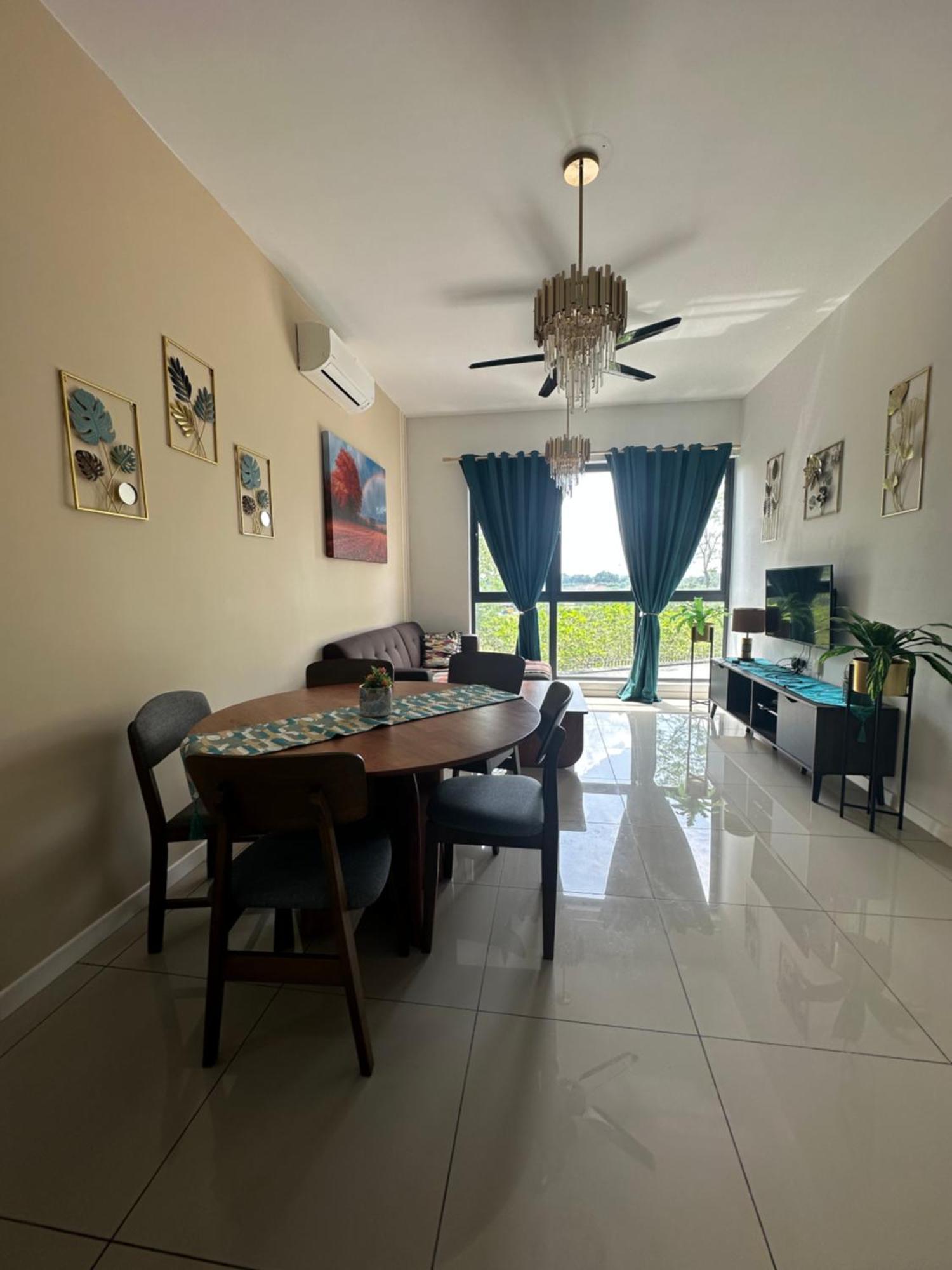 The Clio 2 Residences, Beside Conezion, Beside Ioi City Mall, Opposite Serdang Hospital, Beside Uniteen And Upm, Putrajaya Exterior foto